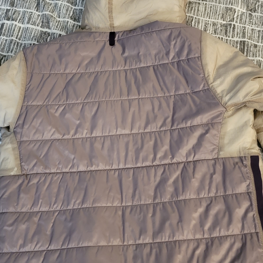 Lululemon jacket. - Picture 6 of 7
